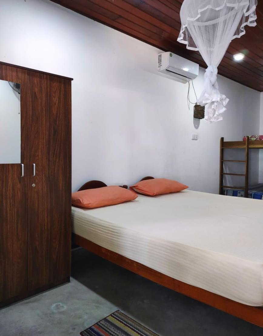 Blue Corals Beach Bungalow Matara Room photo
