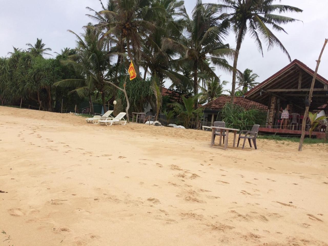 Blue Corals Beach Bungalow Matara Exterior photo